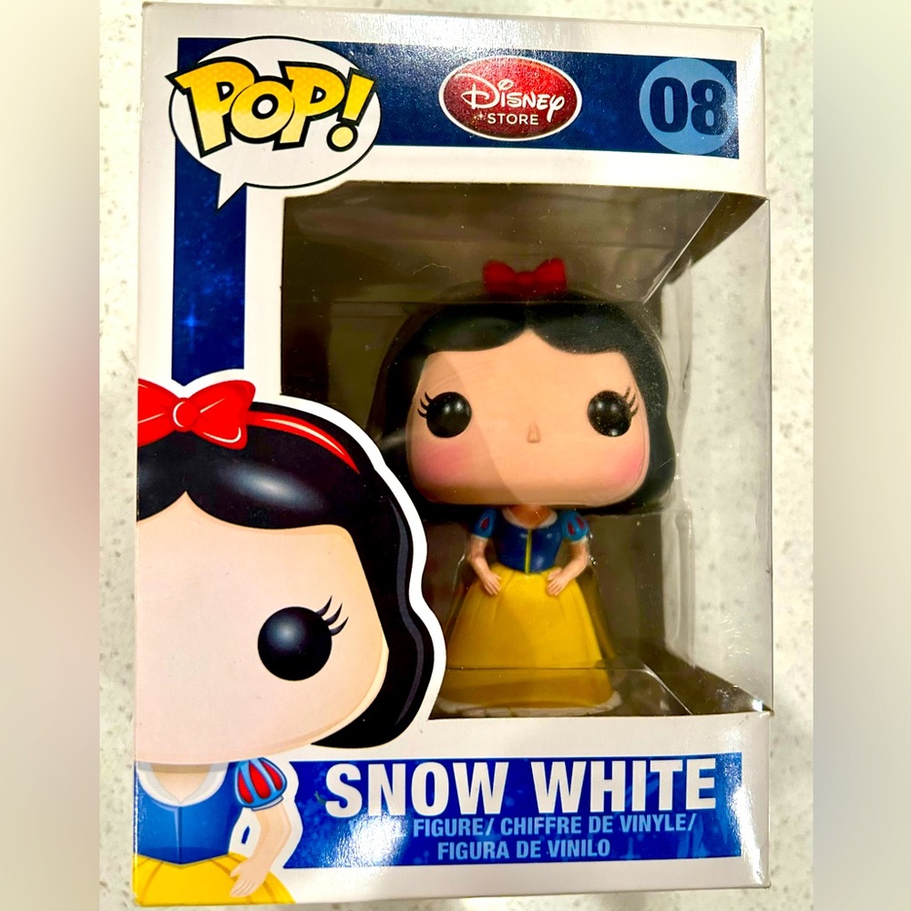 Collectible Disney Store Funko Snow White New in Box ! Series 1
